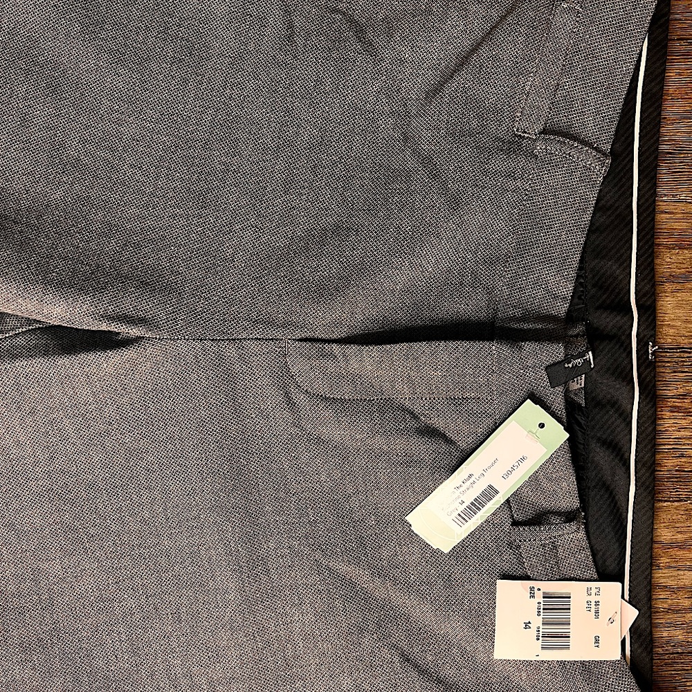 New NWT Size 14 Kut from the Kloth Grey Katherine Straight Leg Trouser Pants.